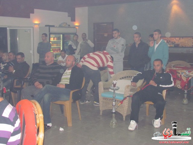 اجواء المقاهي اثناء مباراة الريال واليونايتد